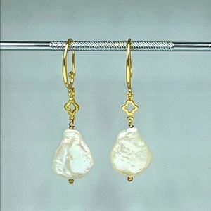 Real White Baroque Freshwater Pearls earrings